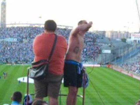 Presentation du tifo South Winners 87 Banane