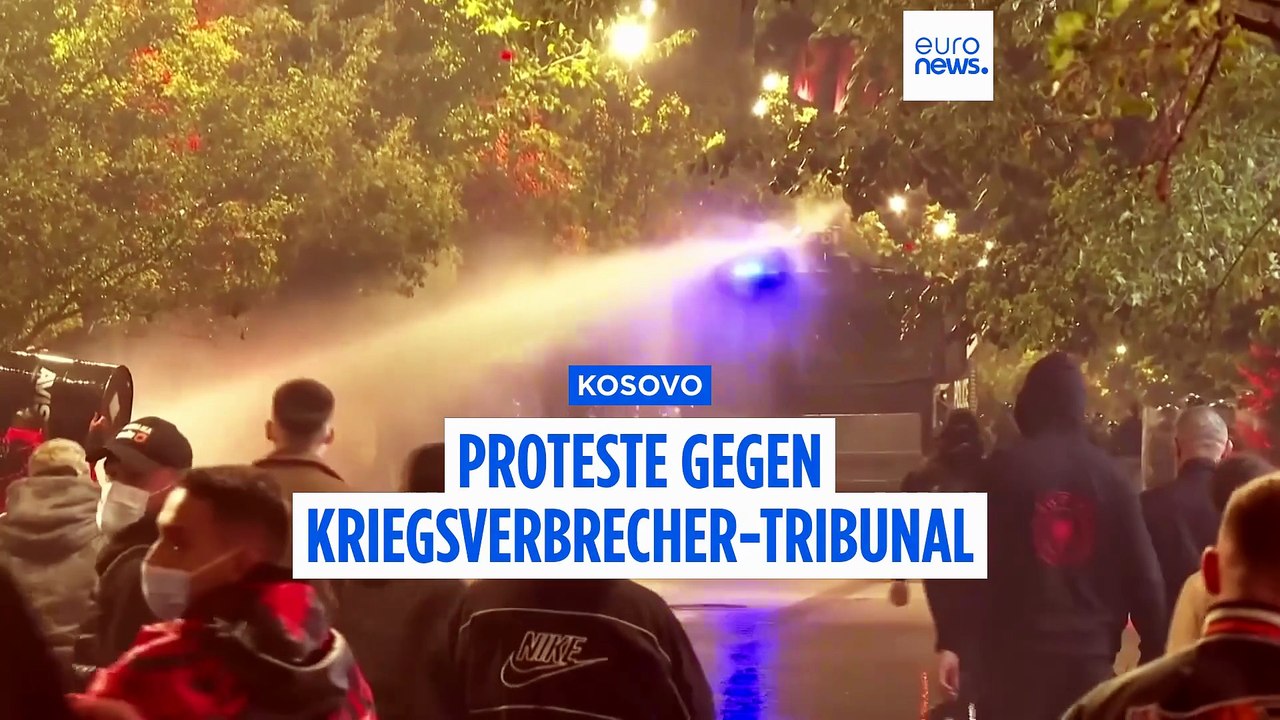 Proteste gegen kriegsverbrecher-tribunal in kosovo: polizei setzt tränengas gegen demonstranten ein