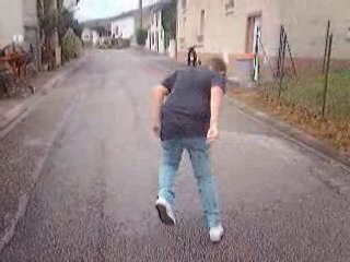 JuMp en pLaIne rUe