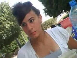 Ibtissem à la Crémerie. Aïe Aïe Aïe !