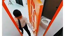 *Chhote Bathroom Ke Liye Genius Door Idea!*