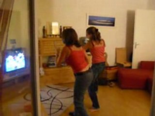 ANGIE ET OLIVIA BOXE WII