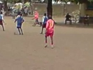 Gedeon geste a la Zidane