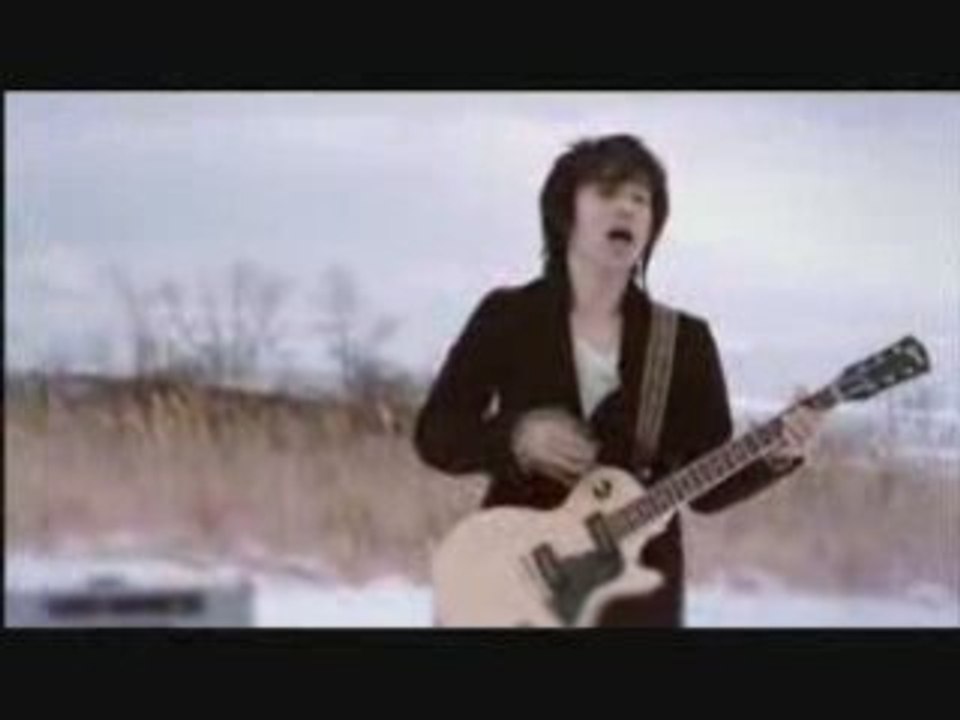 悲しみのシミかな　キャプテンストライダム