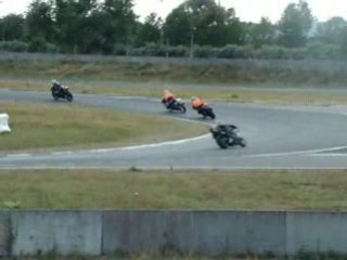Circuit carole: mamat et ludo en gsxr 600 / 750
