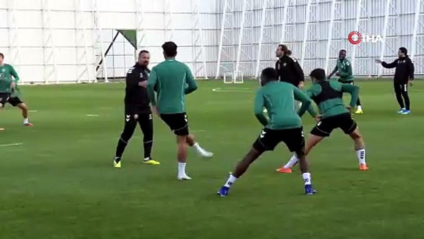 İlhan Palut: "Umarım hakemlerde bu bir özgüven yitimi oluşturmaz ve tekrar adaletli bir şekilde maç yönetirler" | Ajansspor | IHA