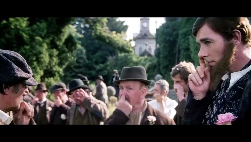 Le chien des Baskerville (1978) - Bande annonce