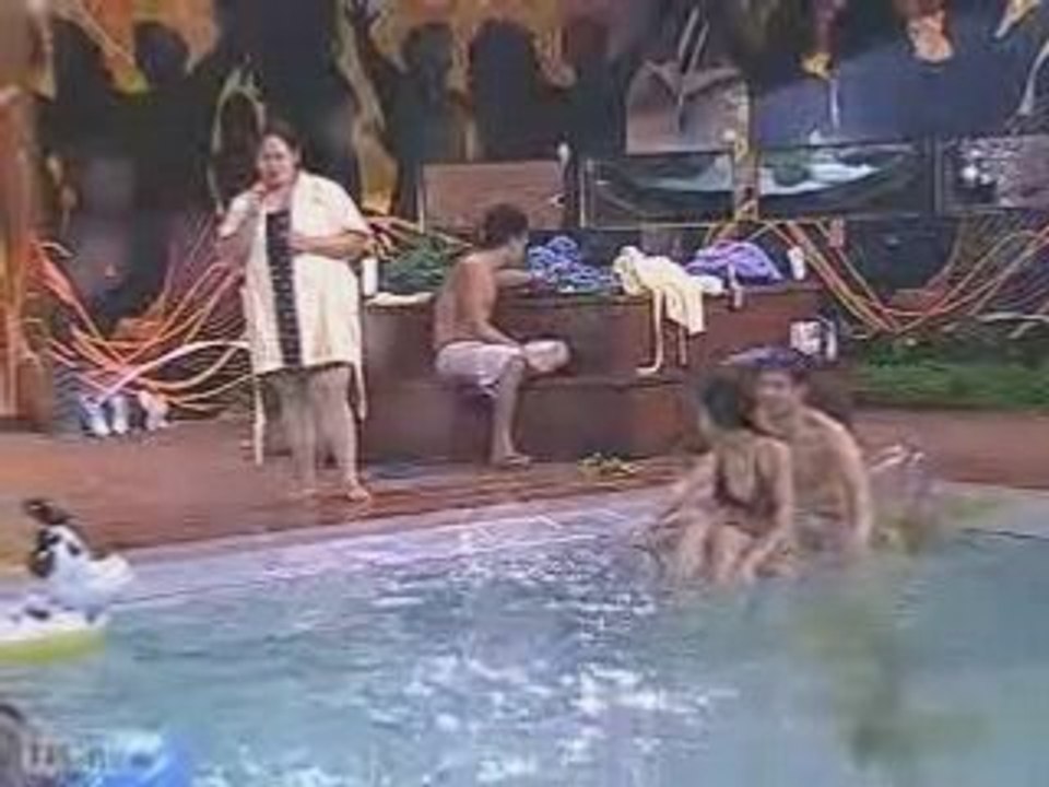 08202008 - pool party part 07