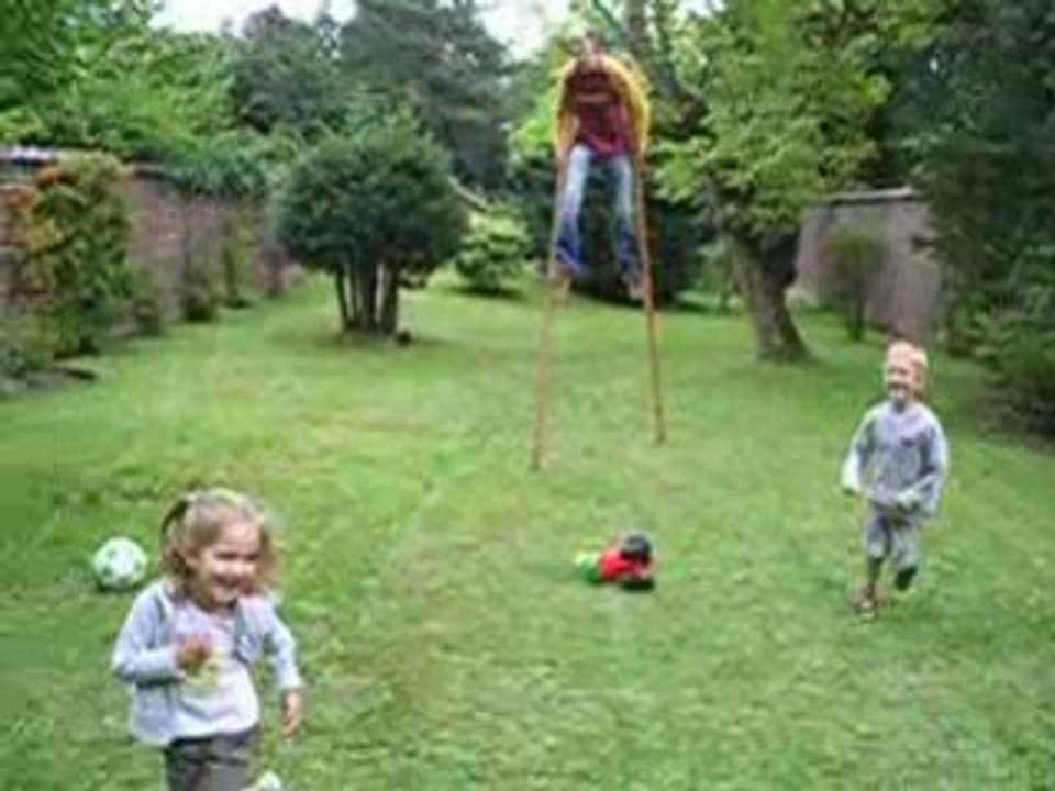 17/08/2008 - Greg impressionne son fils et ses neveux