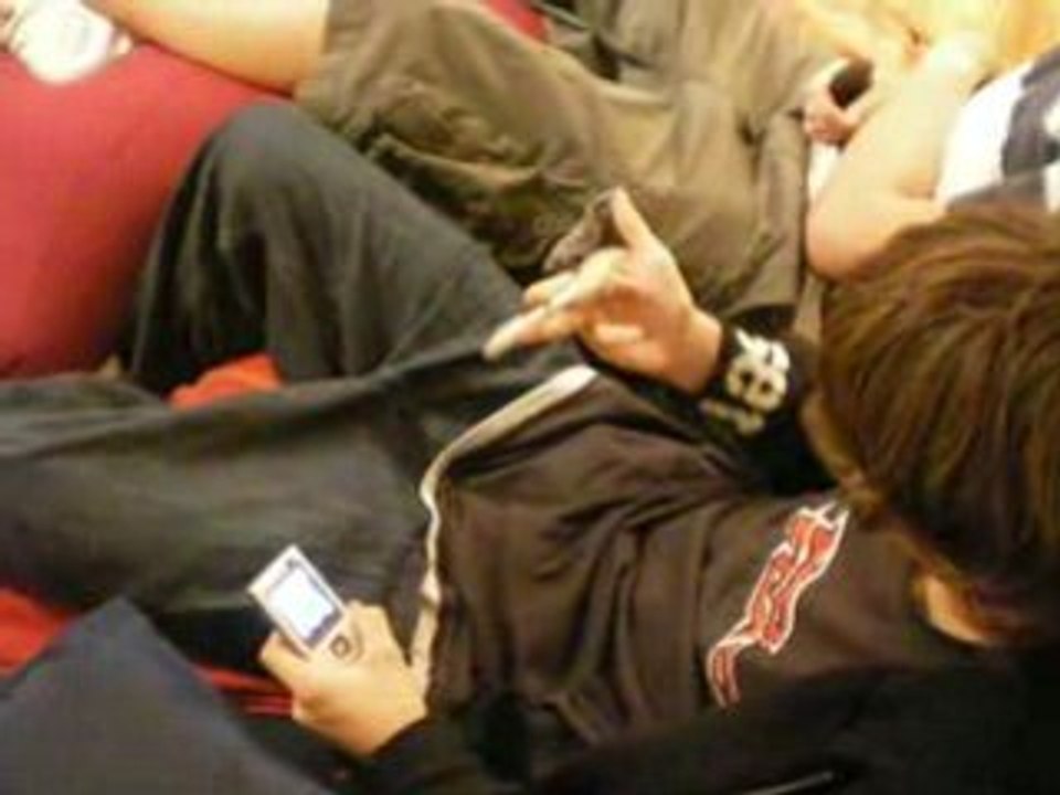 Cookies et Teixe font des trucs dans une cave