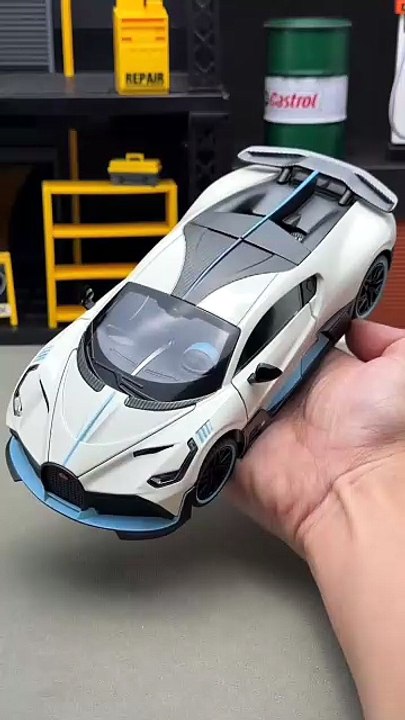 Bugatti Divo is your favorite hypercar? #diecastcollector #giftforhim #hypercar #bugattidivo