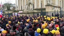 Setki rolników protestują w Paryżu przeciwko umowie UE–Mercosur i importowi
