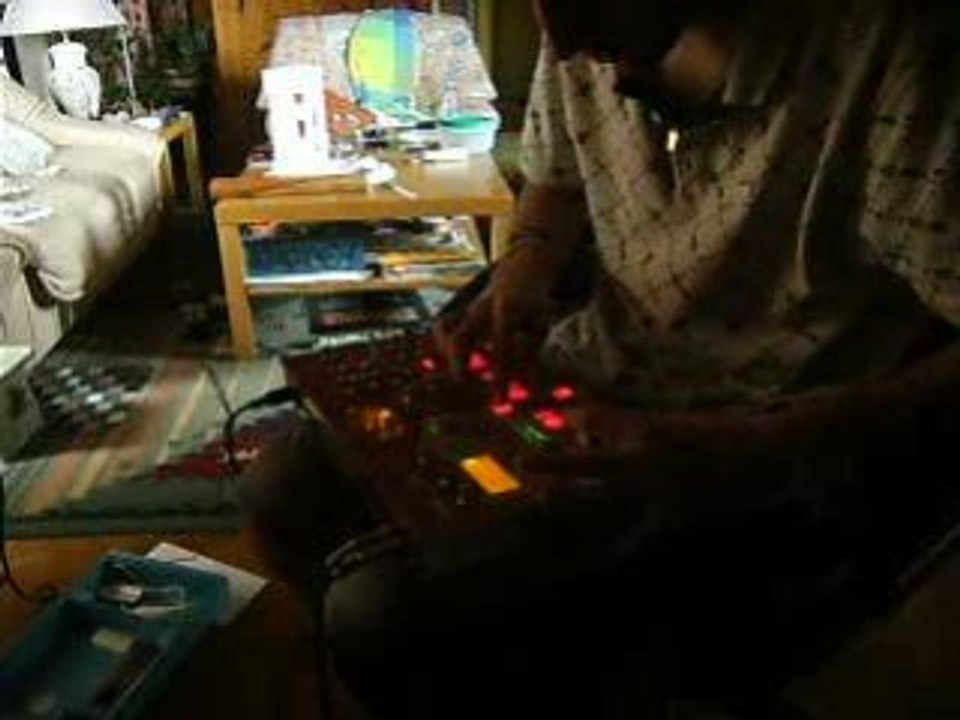 Korg Electribe ESX-1 - HARDTEK/TRIBE BEGINS