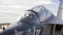 タイトル： Yak-130M：ロシア、レーダーと兵装を近代化した軍用機の新型を試験