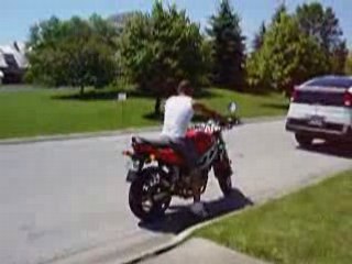 Regis sur une Suzuki 650sv