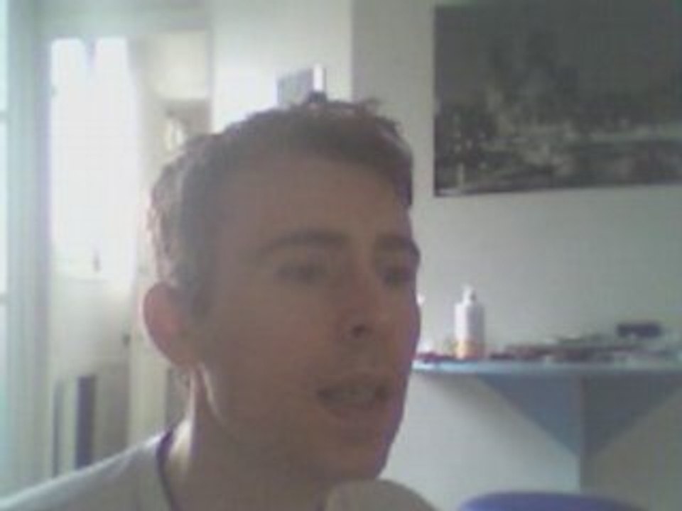 Wiwi égratigne "Chante la ta chanson"