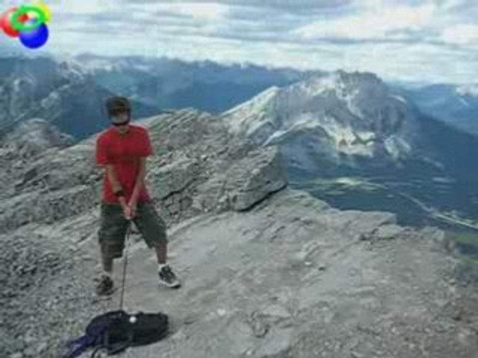 Regis travaille son swing au bon air