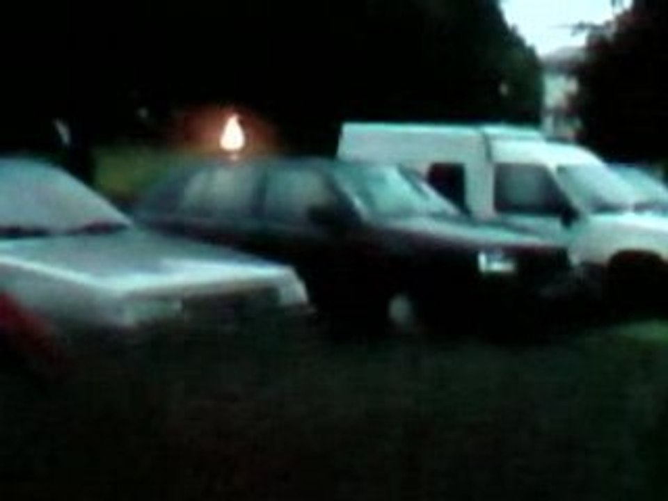 un scooter ki pren feu a la croix-mercier