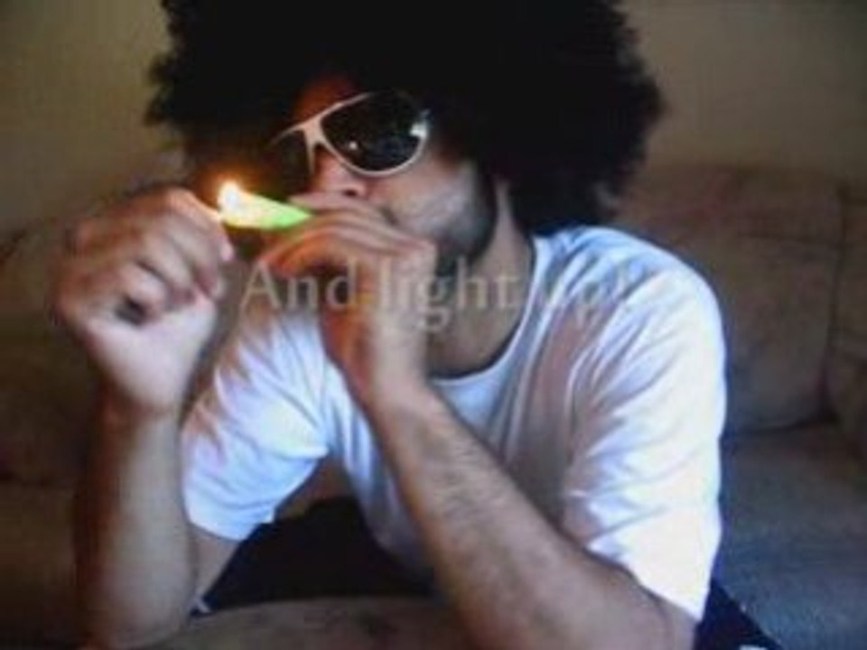 Master Bong Reveals How to Create a Highlighter Pipe video Dailymotion