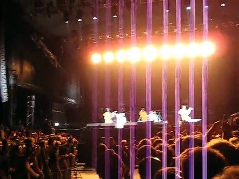 Rage Against The Machine - Bombtrack (Live Rock en Seine 08)