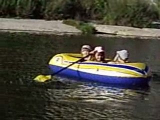 20 AOUT 2008 BATEAU SUR LA RIVIERE