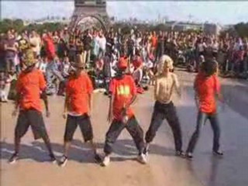 LeS JoYeUx LoUfOcK et MOMO! AU STREET SHOW 2008 au TROCADERO