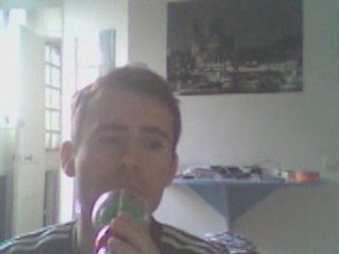 Wiwi égratigne Fais moi une place