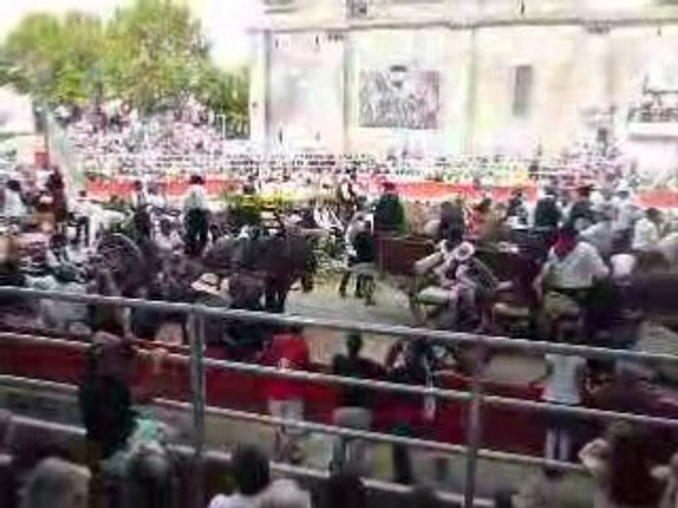 Arrivée des calèches dans les arènes