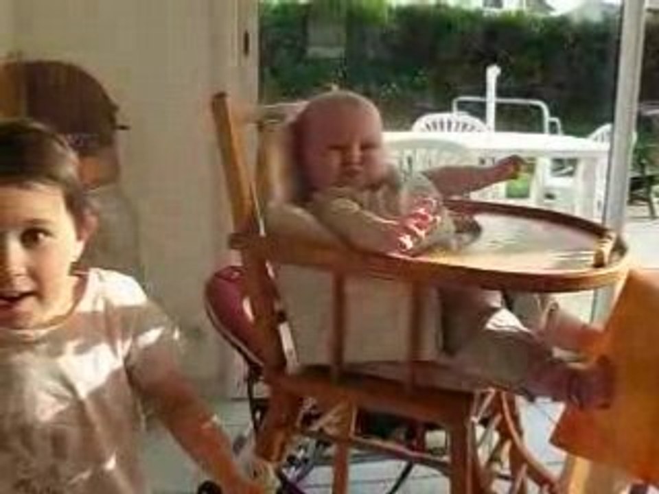 13.08.08 - Emy chaise haute