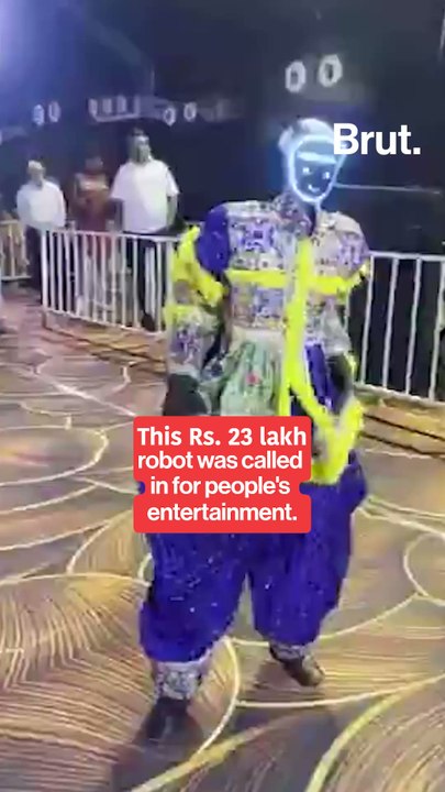 Humanoid robot does garba