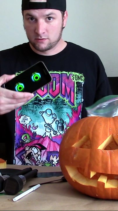 🎃 Animated Pumpkin Eyes Using Old Smart Phone #shorts #youtubeshorts # ...