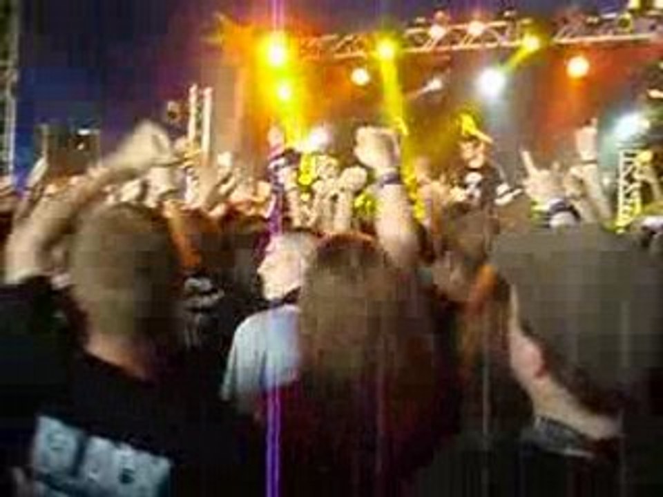 Ambiance sous le chapiteau,hellfest 2008