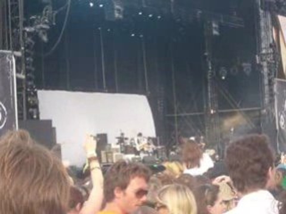 V festival 08 (16) - The Kooks - Ooh la