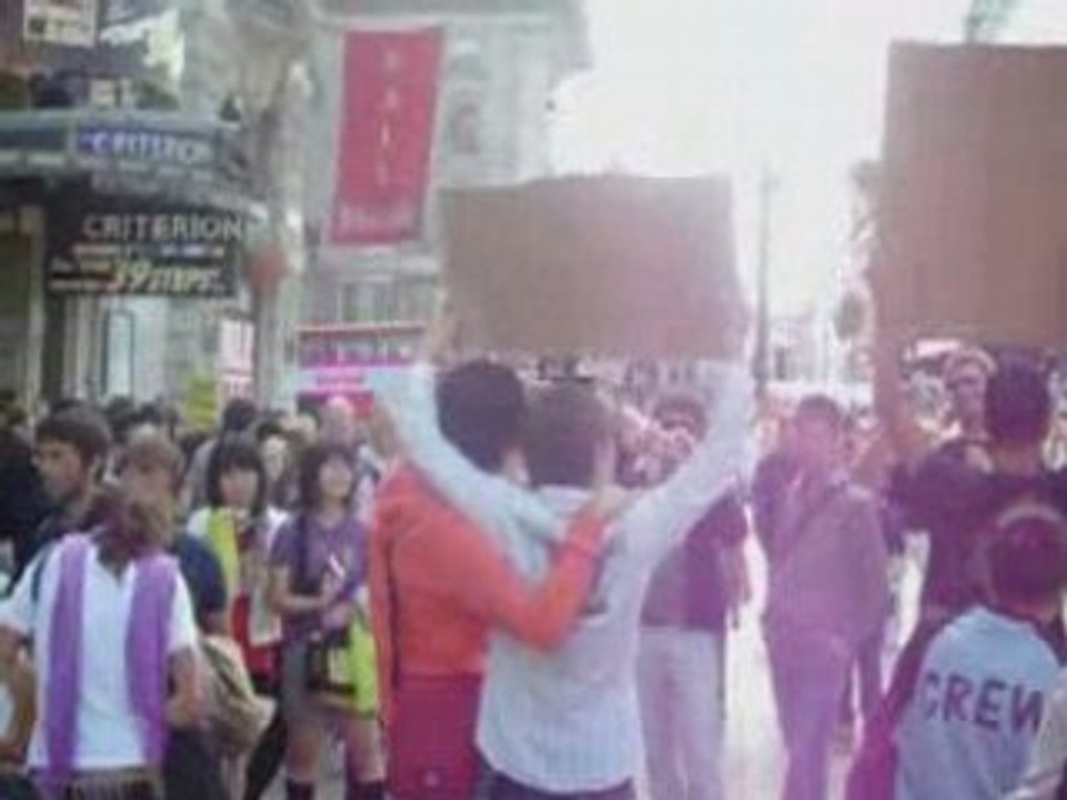 Notre Free Hugs à Londres