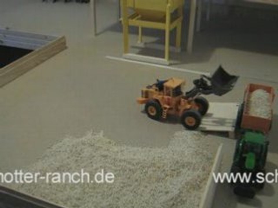 RC Radlader beläd einen Siku Control Joskin Anhänger