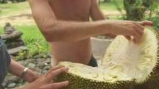 Raw Food Episode 40 - Jenna In The Jungle - The Jackfruit