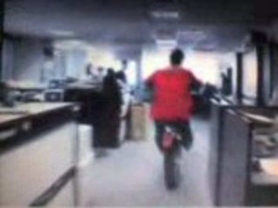 Raga  dans les bureau