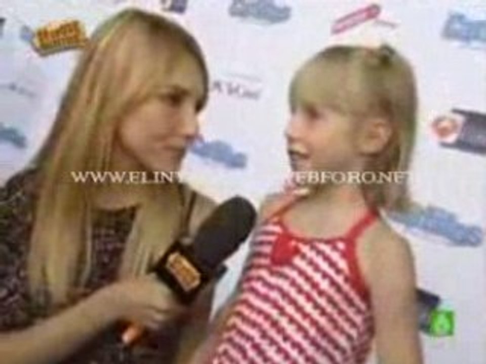Carlota y Denisse en la presentación de "Carlitos"