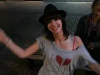 Être avec EUX* pendant 2 semaines, ça fait mal.