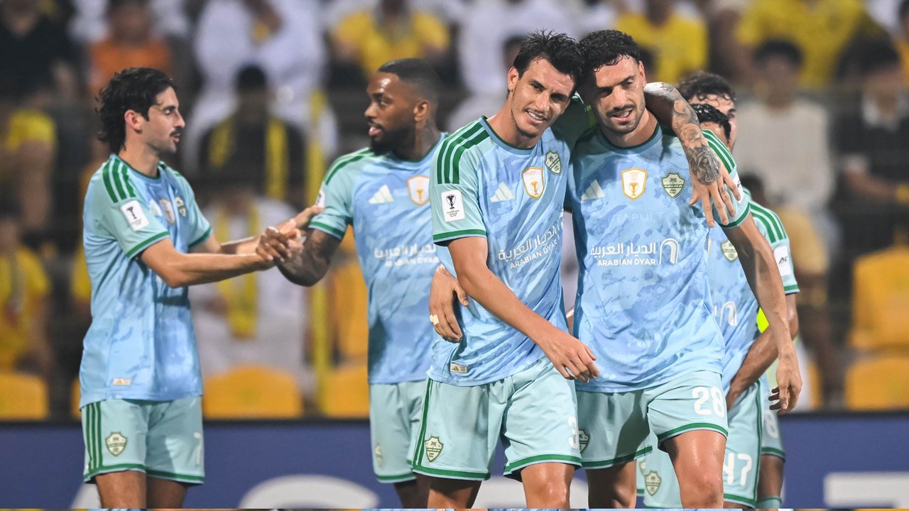الأهلي يحسم المواجهة أمام الوصل