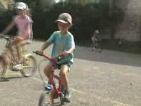 1ers tours de vélo de Thomas sans les petites roues