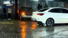 Onix e SpaceFox batem durante chuva forte no Centro de Cascavel