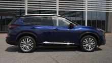 Nissan X-TRAIL Tekna+ Universal Blue & Black