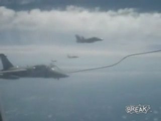 Pilot Screws Up In Flight Refueling