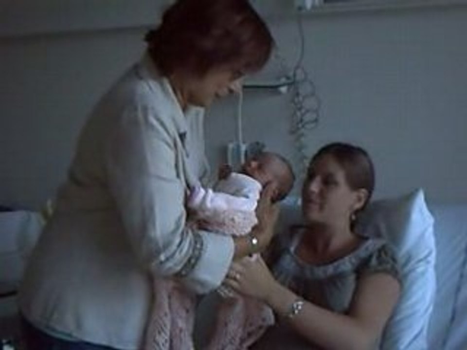 LILOU, MAMIE ,MAMAN