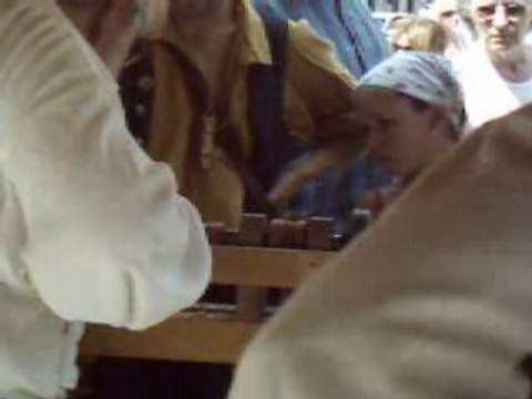 Marché public du XVIII ème siècle 11 (tour à bois)