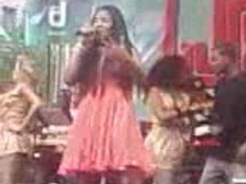 Ashanti @ J&R Musicfest pt.1/7