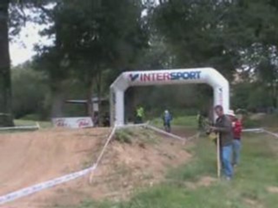 VTT Four cross démo dirt