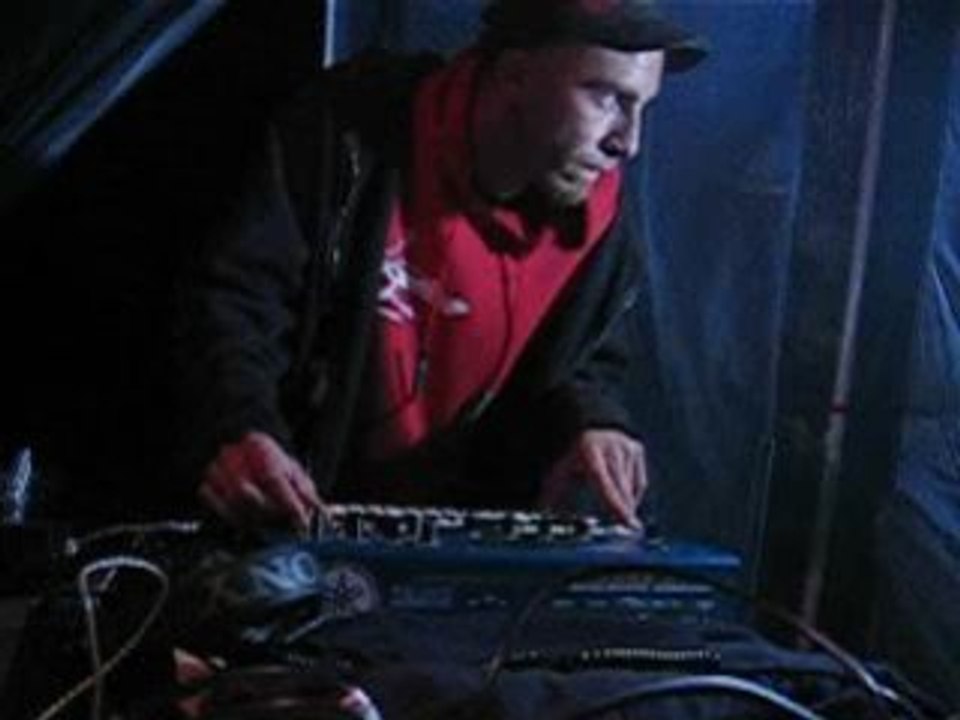 reno joue avec sa yamaha acte 2