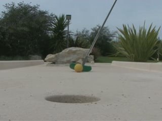 Le 18 trous du Mini-Golf du lac de Chateauneuf-Sur-Isère